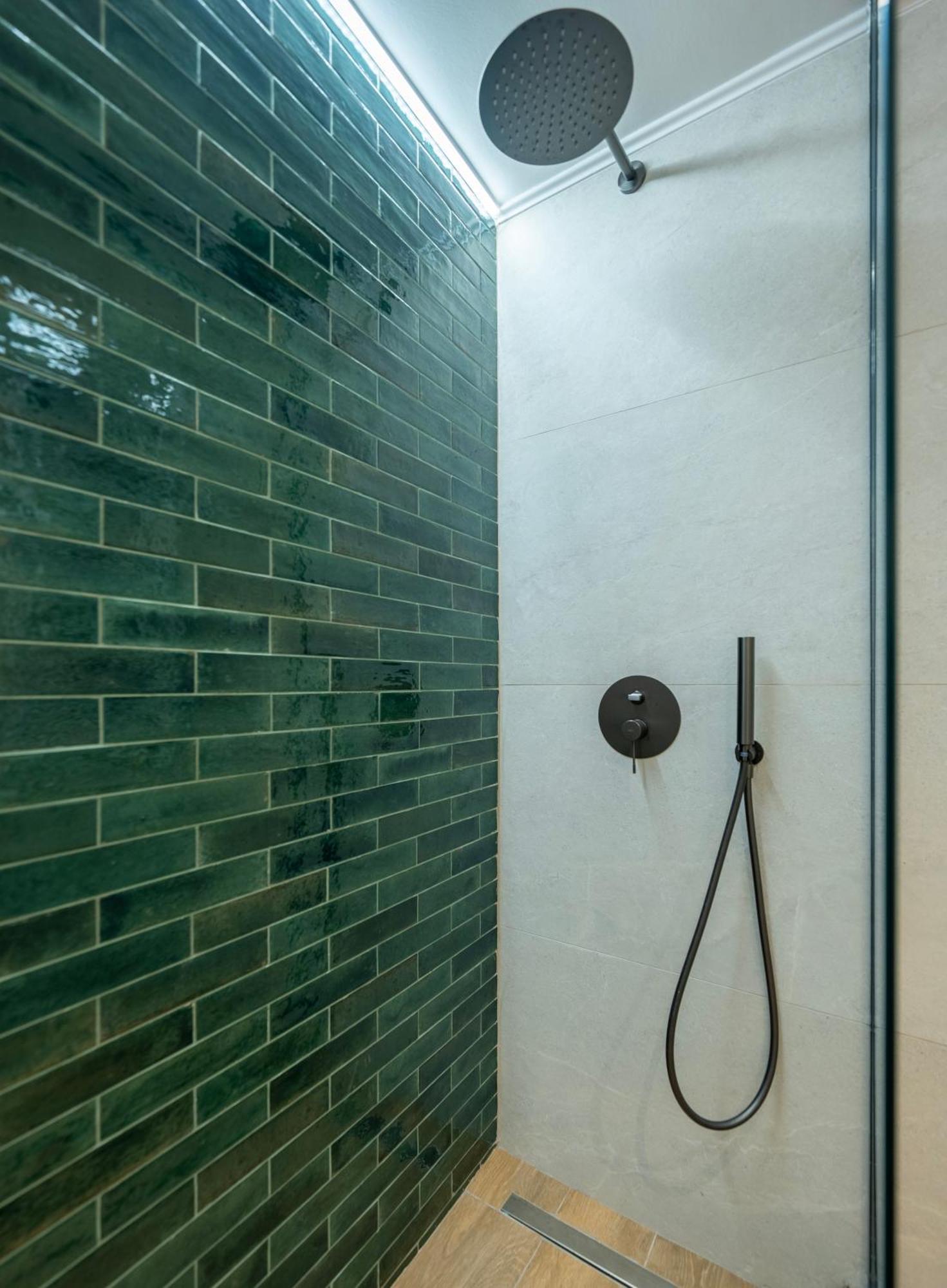 Derouse Othon Suite With Hydromassage Jacuzzi Athens Ngoại thất bức ảnh